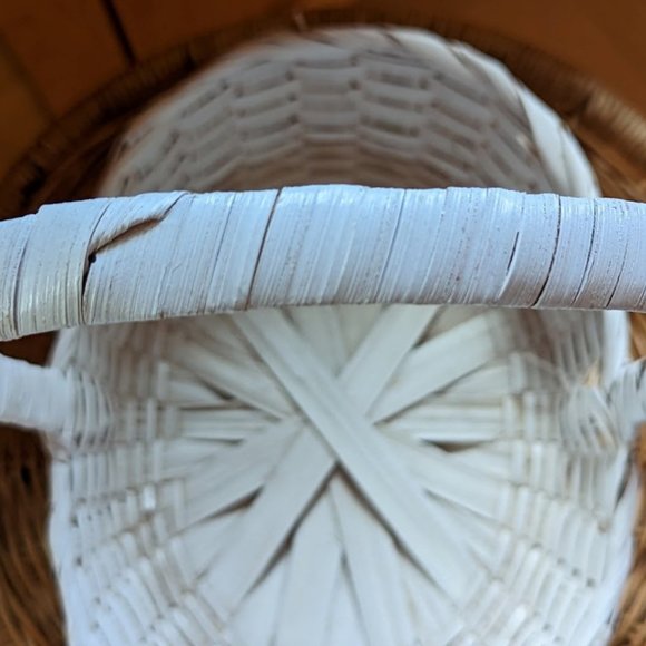 REDUCED Vintage Medium-Sized Shallow White Basket With Handle c Early 1990s - Picture 5 of 7